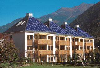 Solar-supported 2-pipe Heating Networks in Multi-family Houses (2004)