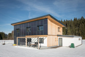 Solar houses: above 95 % solar fraction is possible
