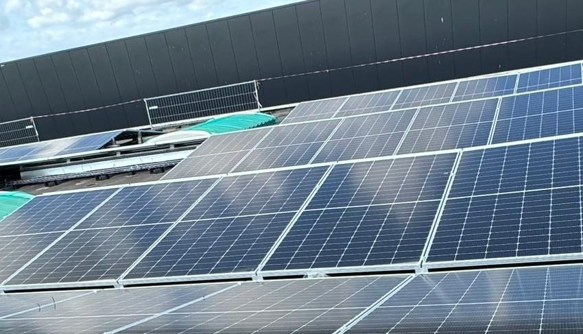 Growth and fluctuations in the Dutch PVT and solar thermal markets
